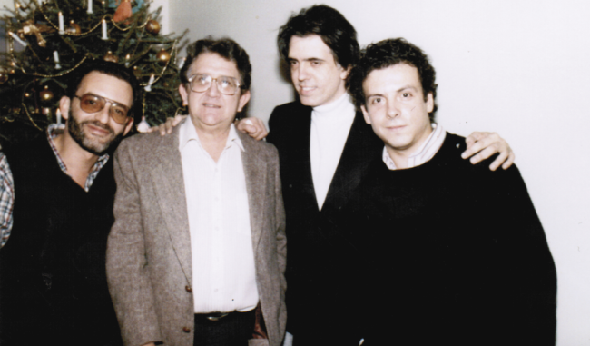 De izq. a der.: Alejandro Masferrer, Heberto Padilla, Vicente Echerri y Carlos Perellón en la Navidad de 1987, Guttenberg, Nueva Jersey.