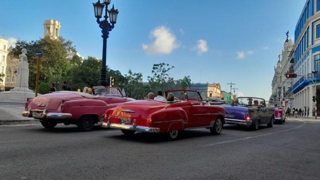 Autos de alquiler para el turismo en La Habana.