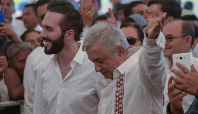 Nayib Bukele y López Obrador durante un encuentro.
