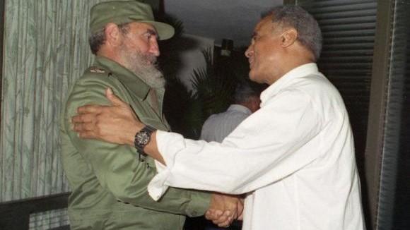 Fidel Castro junto a Harry Belafonte.