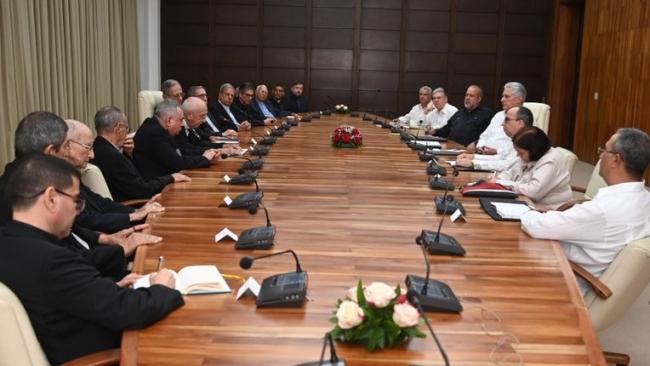 Reunión de funcionarios del Gobierno y la Iglesia Católica de Cuba.