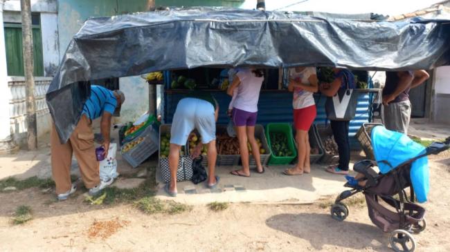 Un punto de venta de vegetales en Villa Clara.