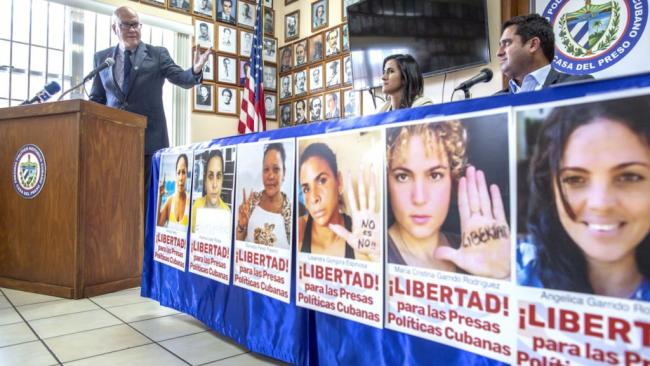 Conferencia de prensa sobre la libertad de las presas políticas cubanas, en la sede del Presidio Histórico Cubano en Miami, Estados Unidos. 