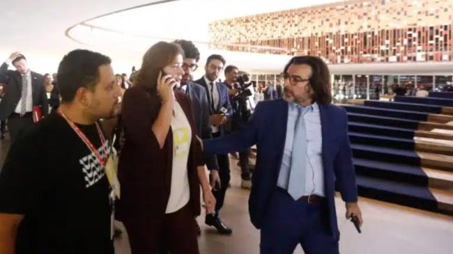 Periodista agredida por escoltas de Nicolás Maduro en la cumbre de Brasilia.
