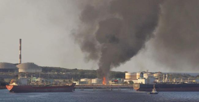 Incendio en el puerto de Matanzas.