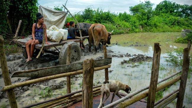 Damnificados por las lluvias en Holguín.