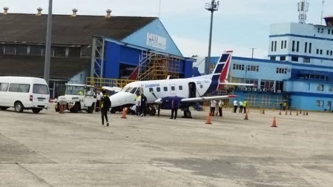 Un avión de Cubana con problemas en el aeropuerto de La Habana.