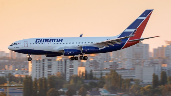Un avión de Cubana de Aviación, empresa perteneciente a la Corporación de la Aviación Cubana.
