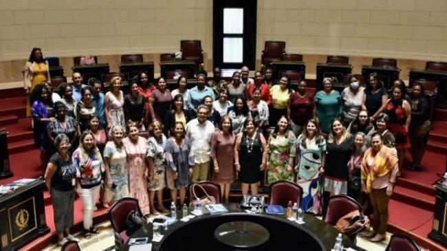 Diputadas en un taller sobre igualdad en el Capitolio de La Habana