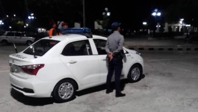 Policía de Holguín interviene ante un robo de luminaria pública.