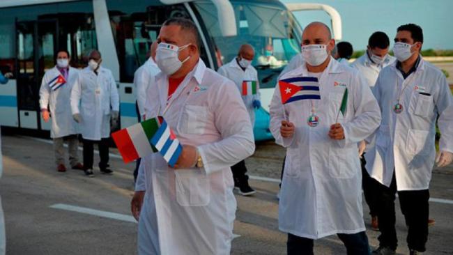 Médicos cubanos enviados por el régimen a México.