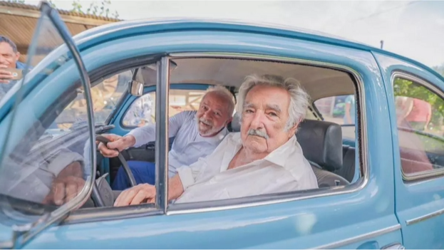 El expresidente de Uruguay José Mujica junto al presidente de Brasil, Luiz Inácio Lula da Silva.