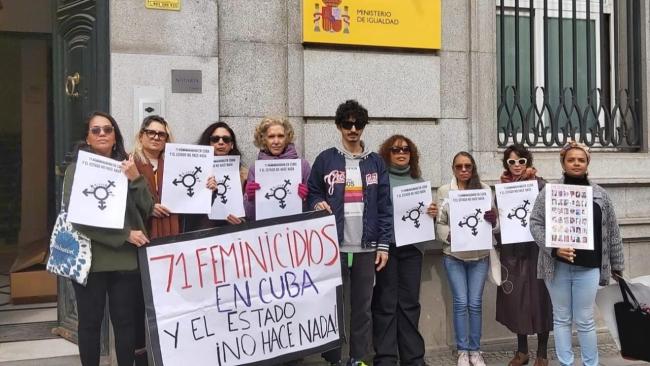 Activistas cubanos en Madrid alertan sobre el aumento de los feminicidios en la Isla.