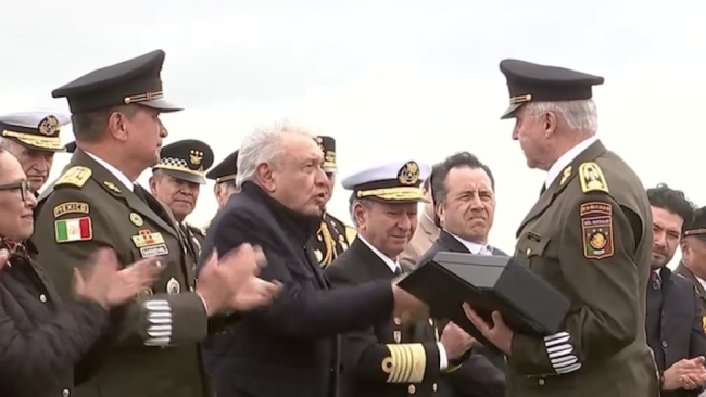 Andrés Manuel López Obrador durante la ceremonia militar.
