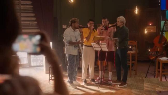 Escena del tráiler de la serie "4ever" donde actúan tres cubanos.