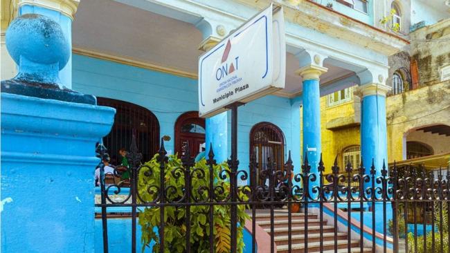 Una oficina de la ONAT en Cuba.