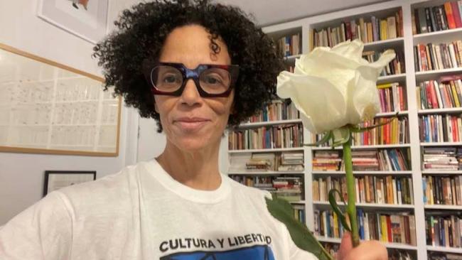 La artista cubanoamericana Coco Fusco.