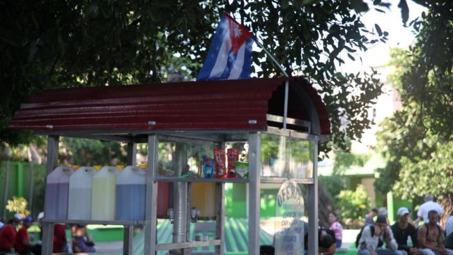 Un puesto de venta de granizado en La Habana.