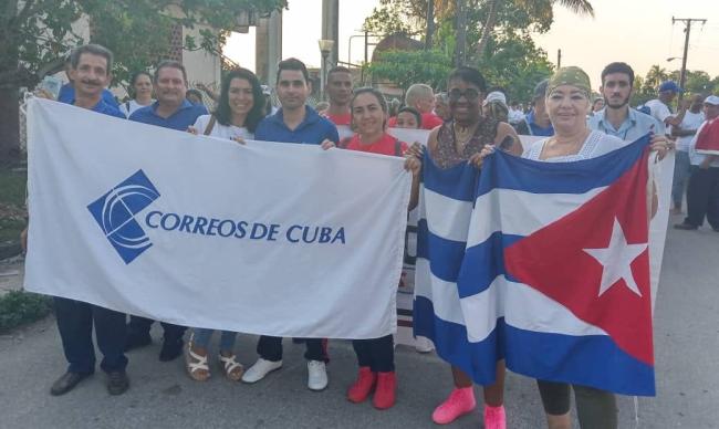 Trabajadores de la empresa Correos de Cuba.