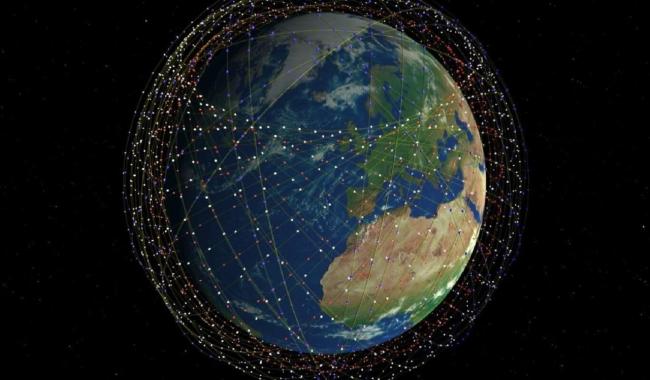 Ilustración sobre el sistema de satélites de Starlink.