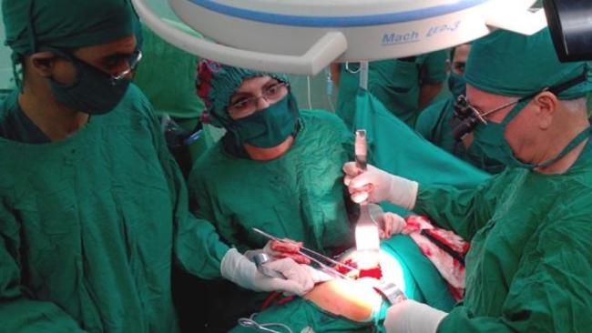 Una intervención quirúrgica en Cuba.