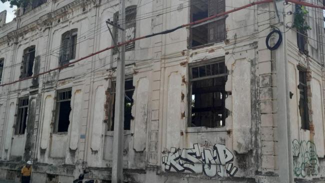 Un edificio en ruinas en La Habana.