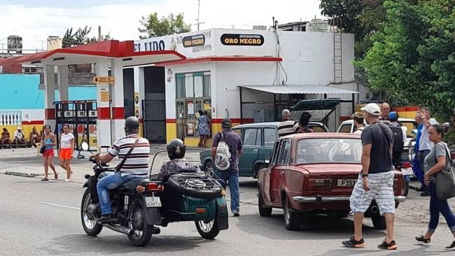Una gasolinera en La Habana.