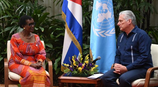Díaz-Canel recibe a Winnie Byanyima, directora ejecutiva de ONUSIDA.
