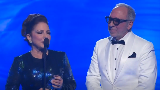 La cantante cubana Gloria Estefan y su esposo Emilio, en la gala Billboard Mujeres Latinas en la Música.