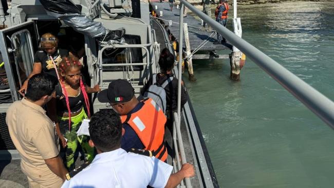 Balseros cubanos rescatados por la Marina de México.