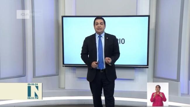 El vocero Humberto López en el Noticiero de la Televisión Cubana.