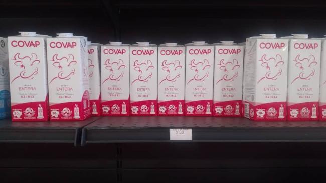 Leche en venta en una tienda en MLC del Gobierno.