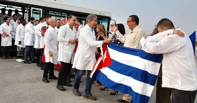 Médicos cubanos exportados al extranjero.