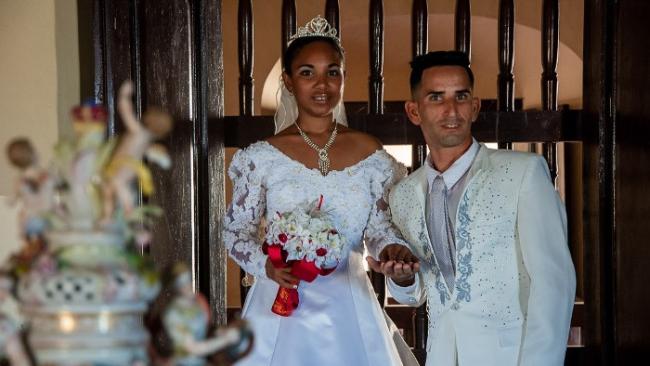 Recién casados en Cuba.