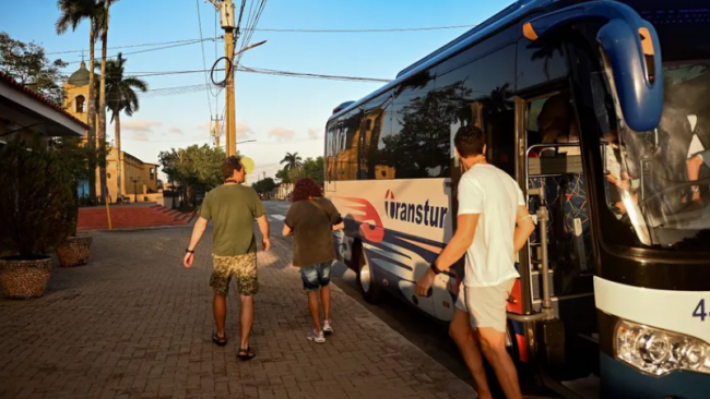 Turistas extranjeros en Cuba.