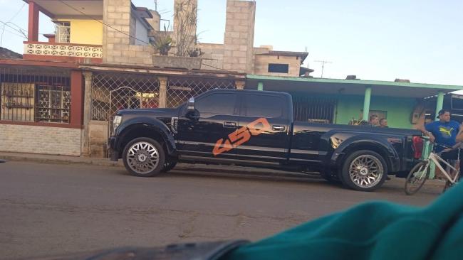 Un carro importado de EEUU en Cuba.