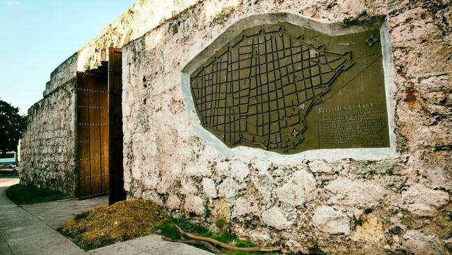 Plano de las murallas de La Habana junto a la puerta de La Tenaza.