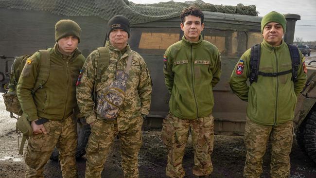 Soldados colombianos en Ucrania.