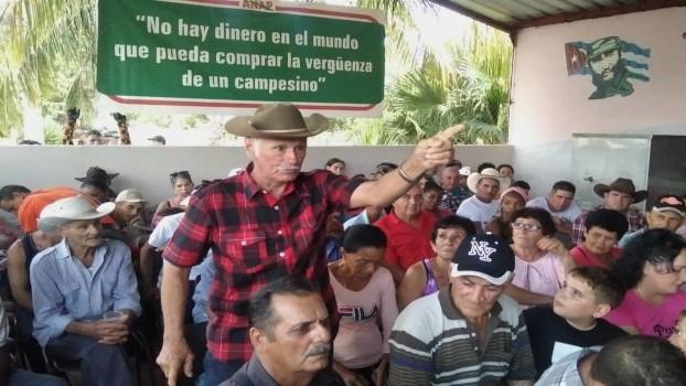 Asamblea de campesinos en Cienfuegos.