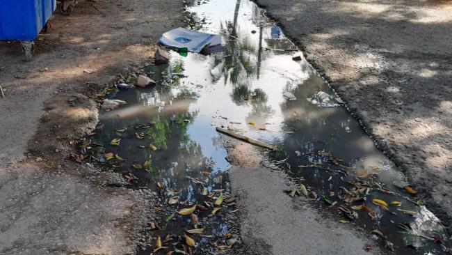 Aguas albañales en una calle de La Habana.