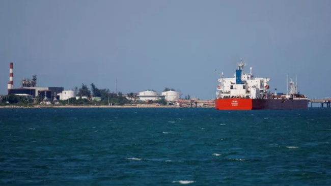 Un buque petroquímico atracado en la bahía de Matanzas.