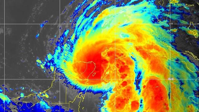 Bandas de lluvias del huracán Helene que afectan Cuba y la península de Yucatán.