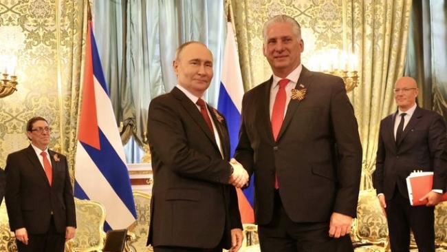 Miguel Díaz-Canel y Vladimir Putin en Moscú en mayo.