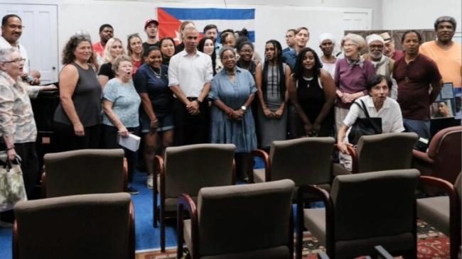 Encuentro de diplomáticos cubanos y activistas estadounidenses.