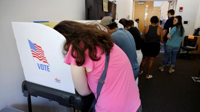 Votantes en EEUU durante unas elecciones.