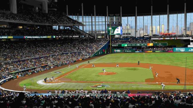 Un partido de béisbol.