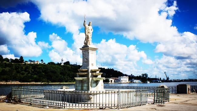 Fuente de Neptuno en su emplazamiento actual.