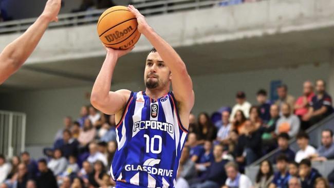 El basquebolista cubanoamericano Max Landis.