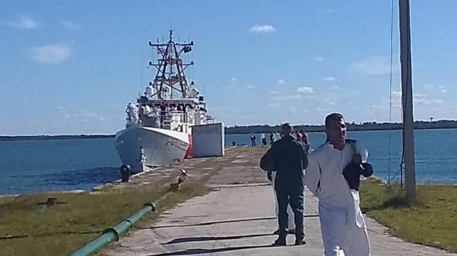 Migrantes irregulares cubanos devueltos por la Guardia Costera de EEUU.