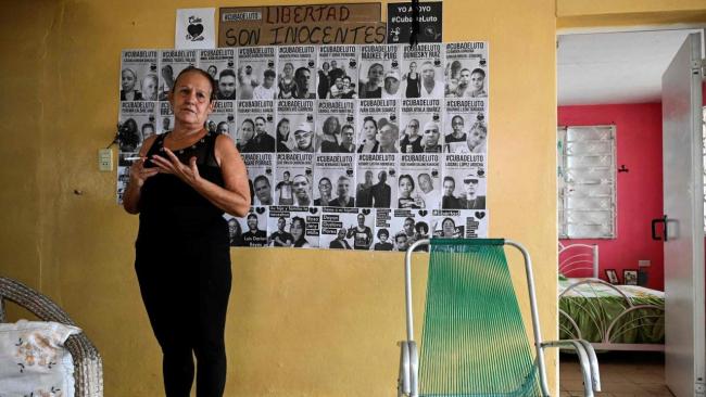 La madre de un preso político cubano exige su liberación.